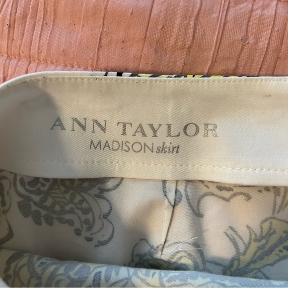 Patterned skirt - Picture 4 of 4